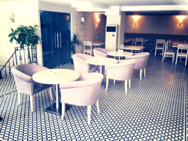 BEŞİKTAŞ ENGLİSH SİDE CAFE